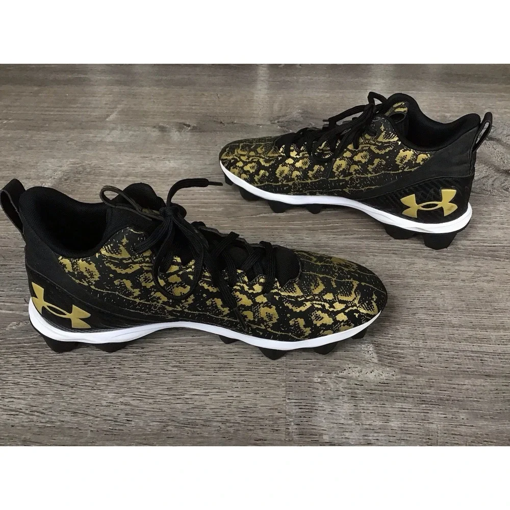 Under Armour Men's Size 9 Spotlight Football Cleats Black Gold 3024252-001.
